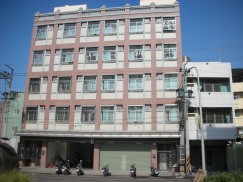 格局方正，採光佳。