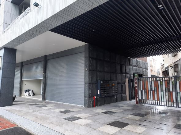 2021全新完工、近宜大、生活機能佳、空間寬敞明亮、門禁消防設施完善。