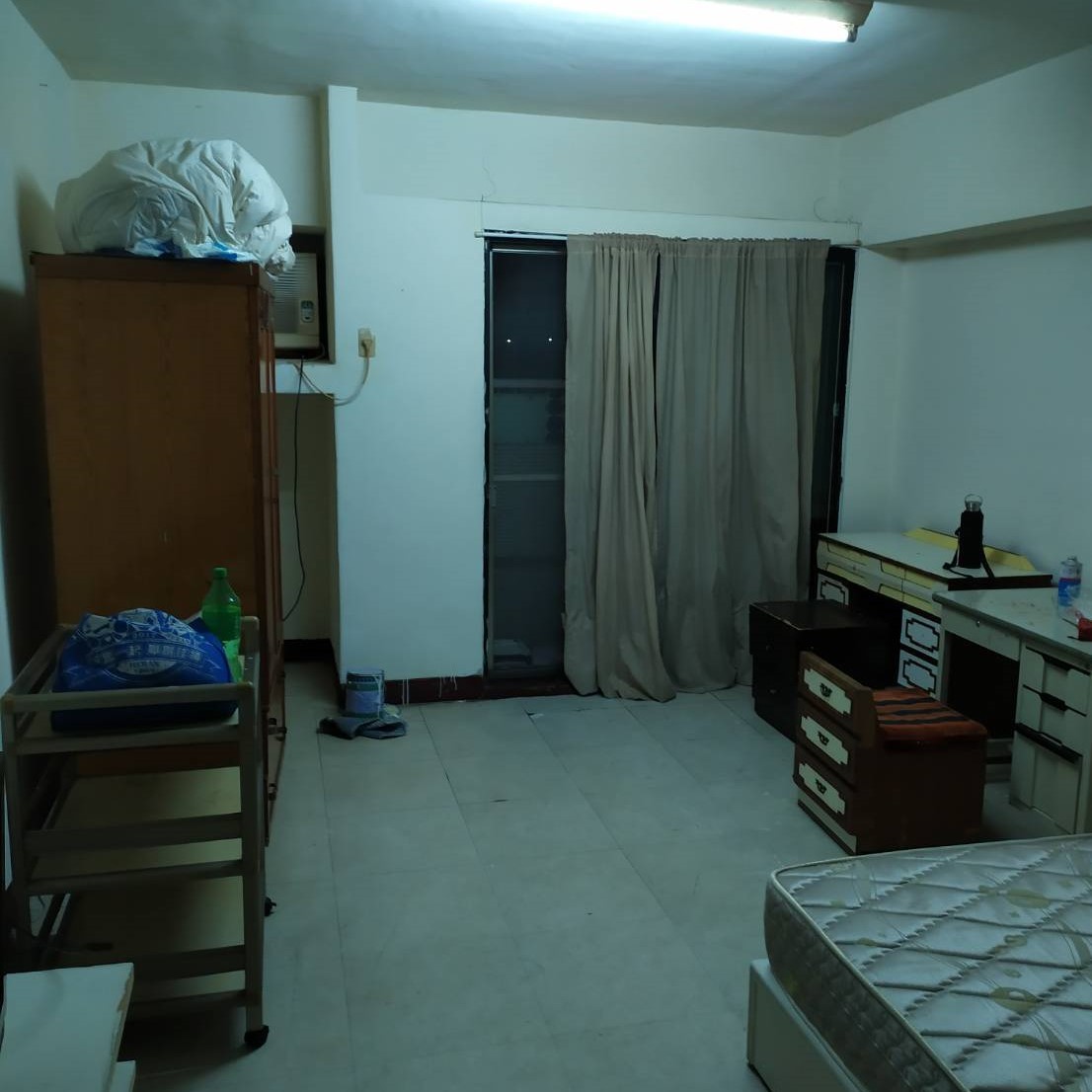 房間採光佳.有陽台及廁所.大樓有管理