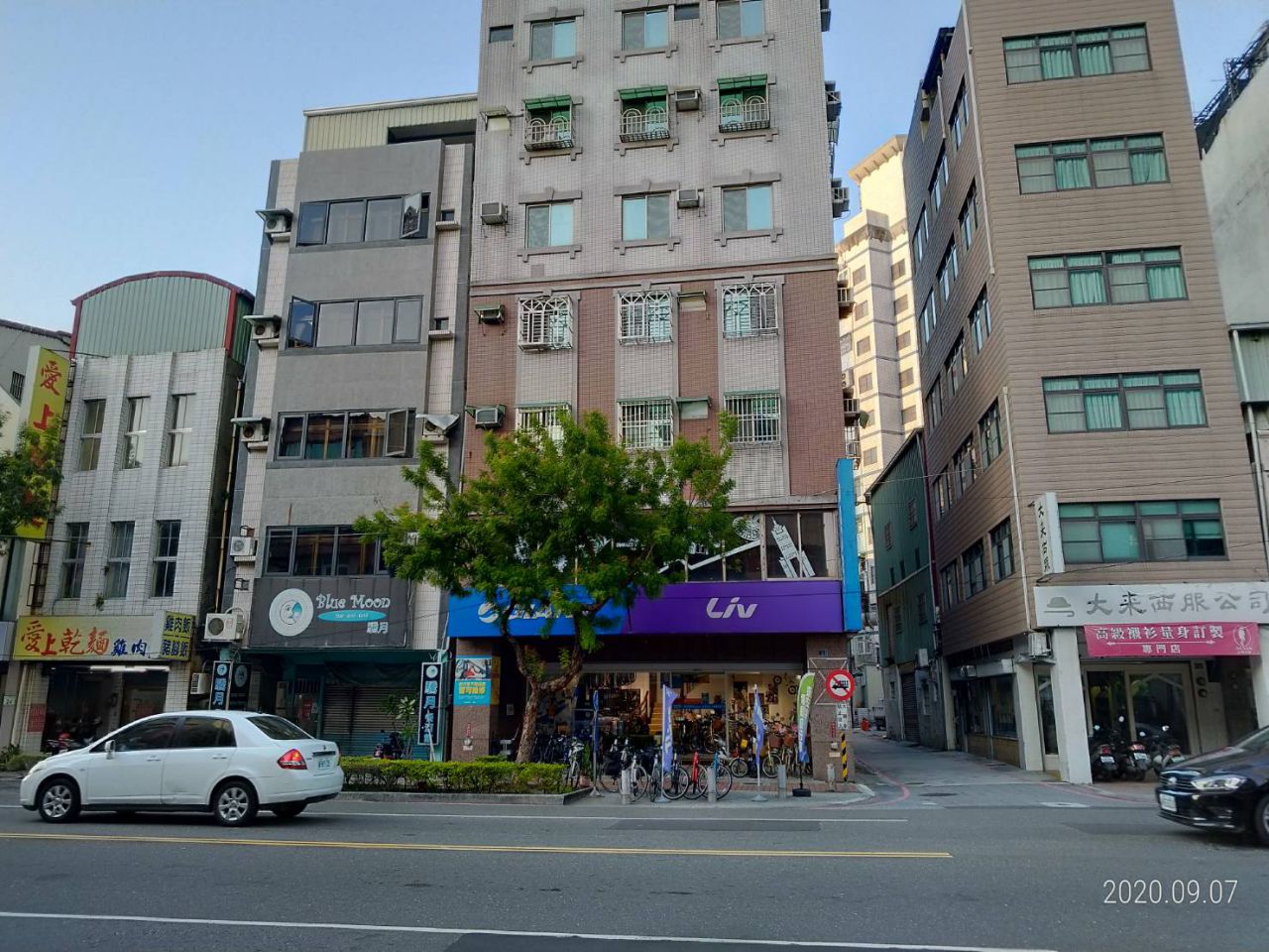 愛河景觀大樓四房生活機能佳