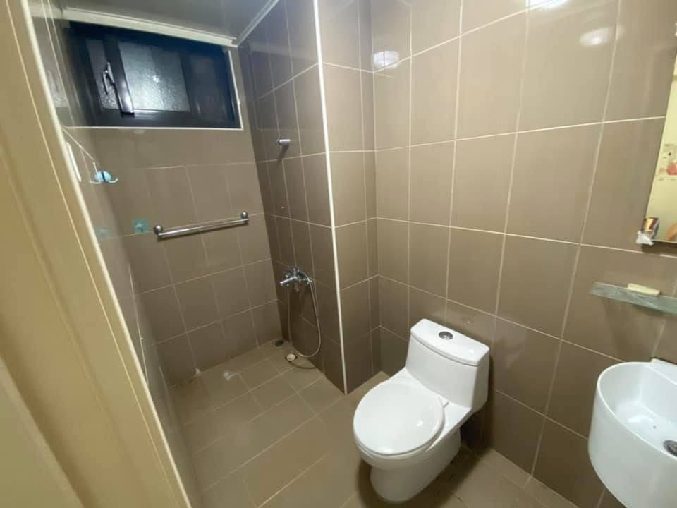學校正對面，走路30秒