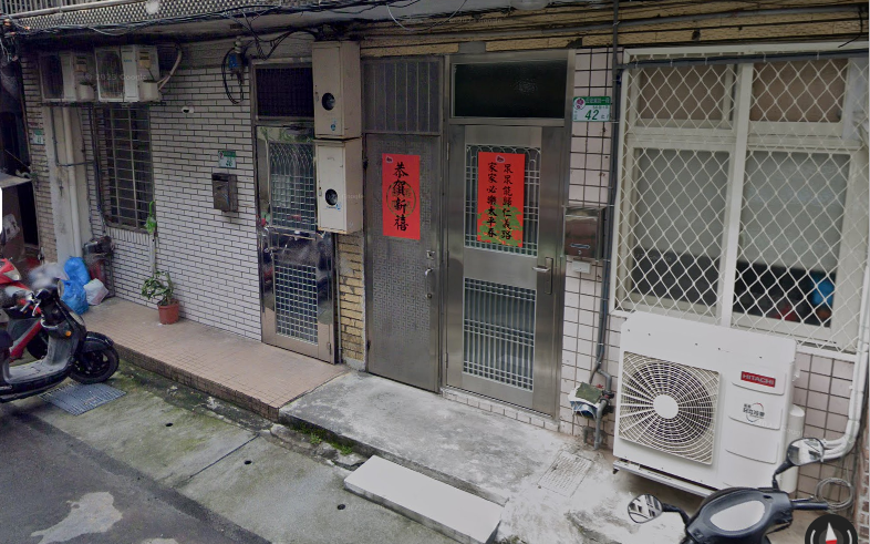 近學校