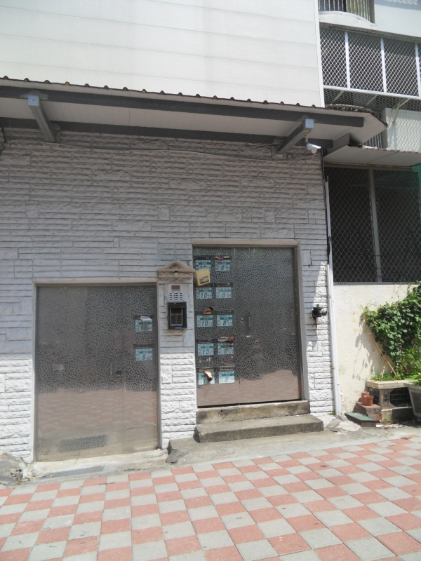 空間寬敞、三面採光、屋況良好，生活機能便利