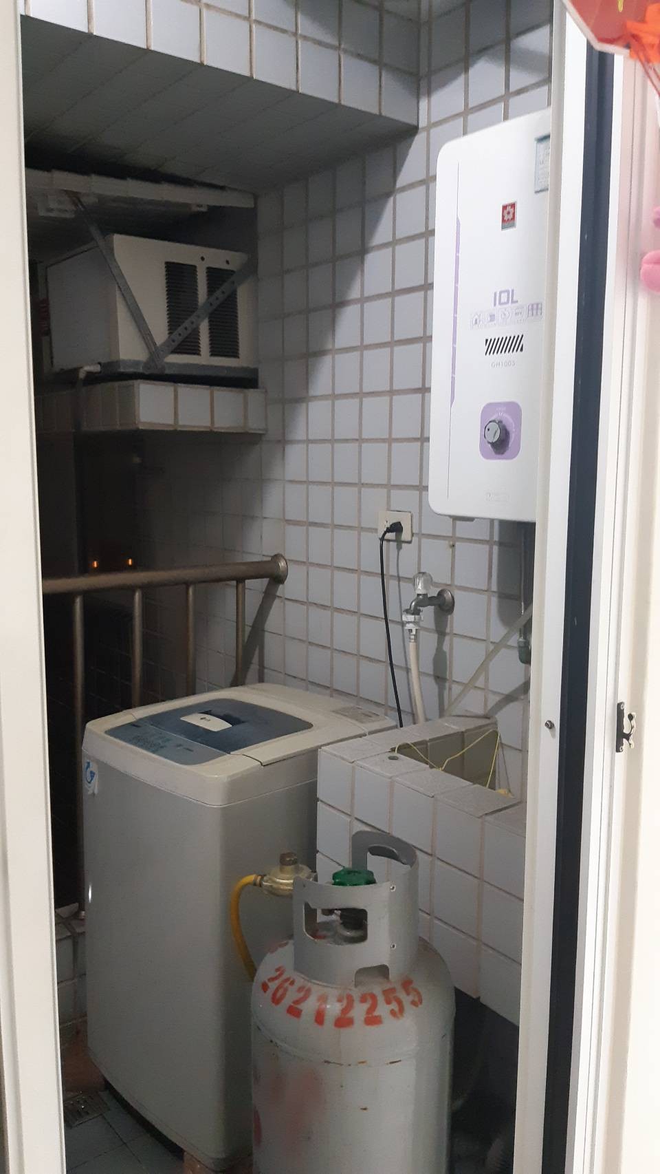 大旭地，家庭式四房一廳，整戶出租。