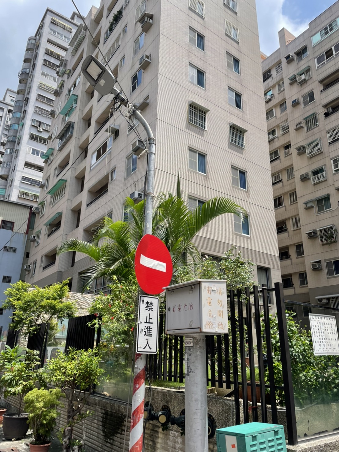 空房4間，離校近，採光佳，乾淨單純，安全性高