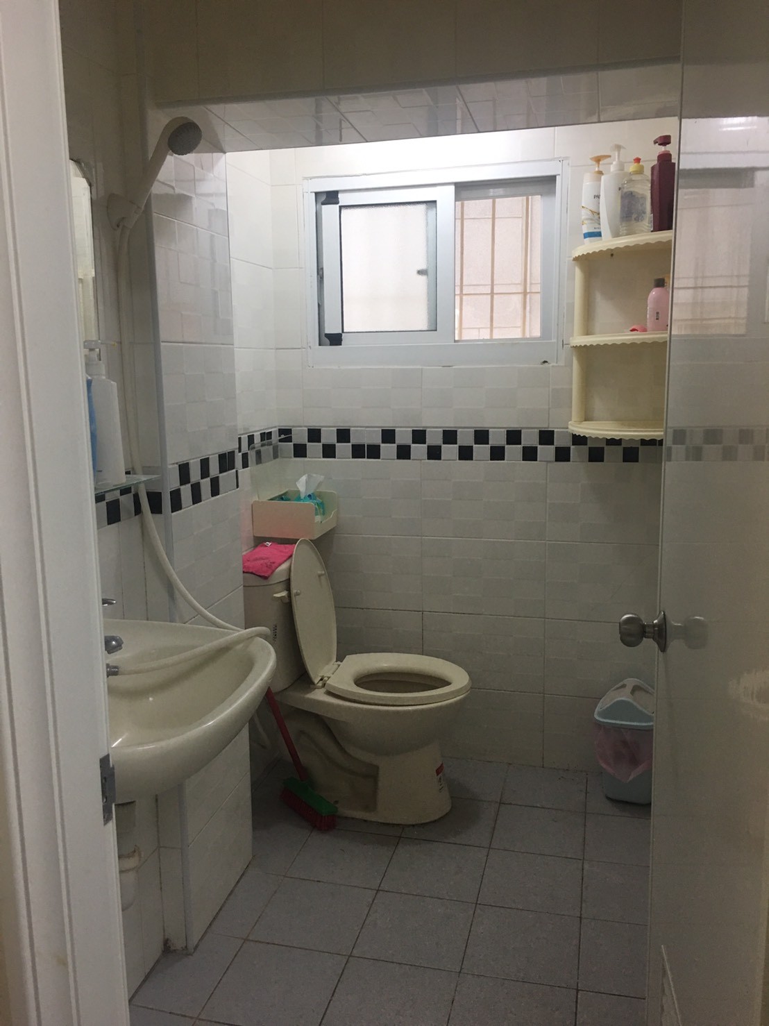 生活機能優，房間採光佳，步行3分種至校園。