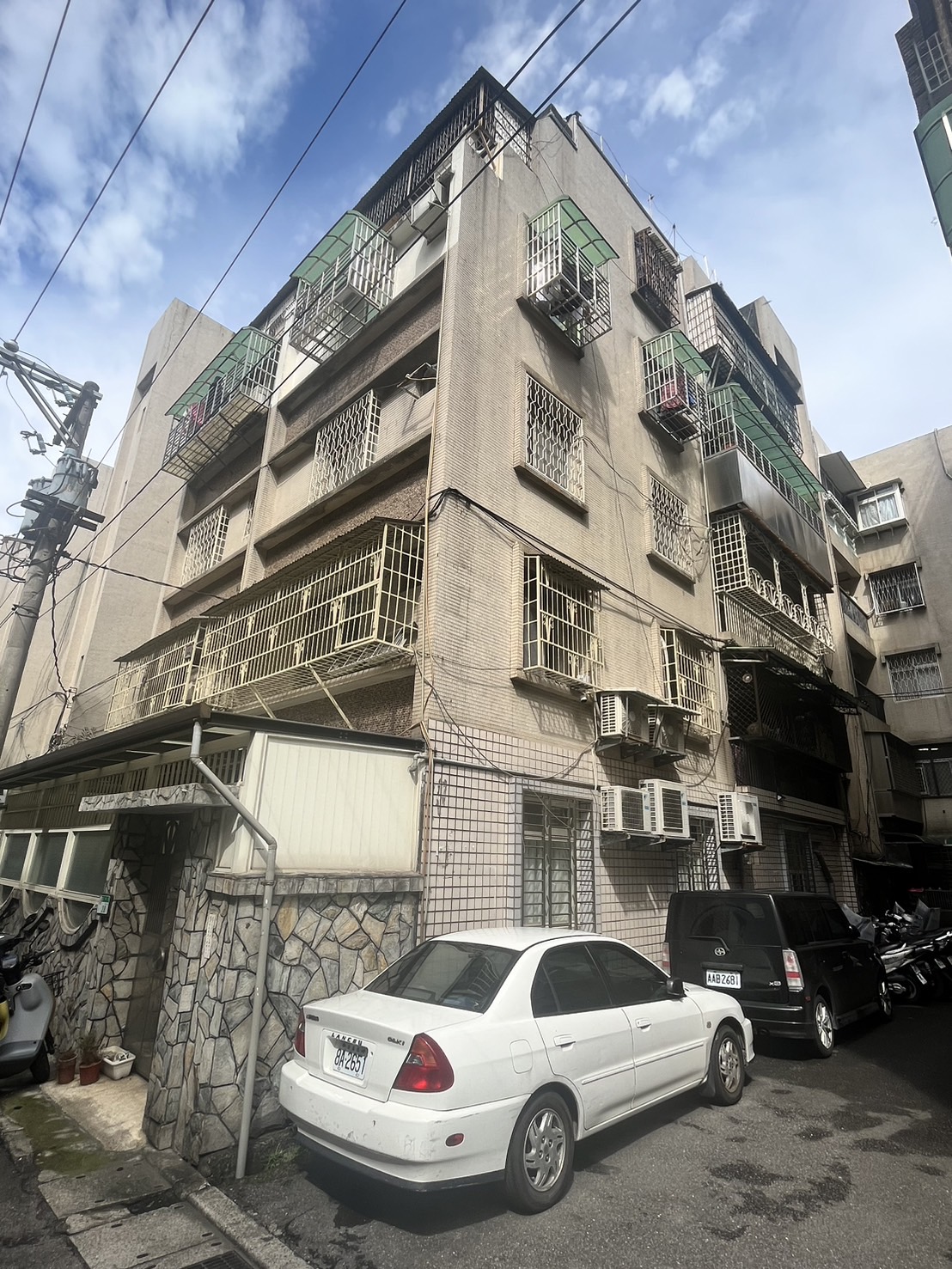 整層公寓(4房2廳2衛浴)出租、距離學校步行7分鐘